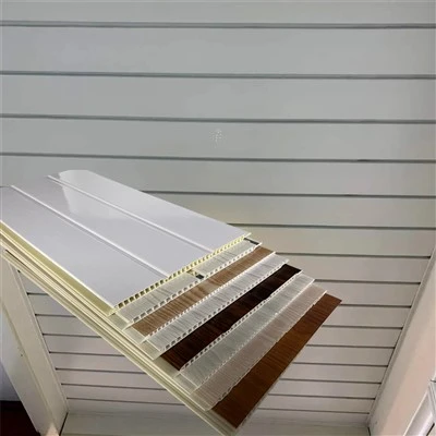 Balkon PVC -plafond